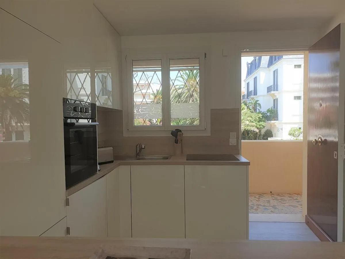 Apartment Studio Les Algues Cannes France